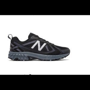 Mens New Balance 410v5 Trail Runner Black/Gray